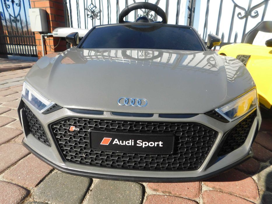 samochód na akumulator AUDI R8 Lift USB SKÓRA EVA auto dla dziecka