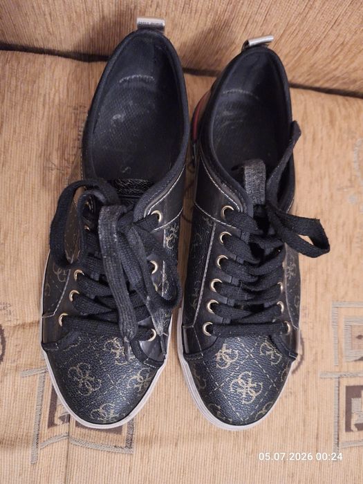 GUESS Sneakersy 38