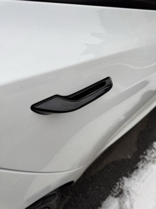 Спойлер Тесла 3/У чорний глянець