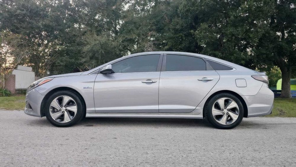 Hyundai Sonata Hybrid Limited      2017