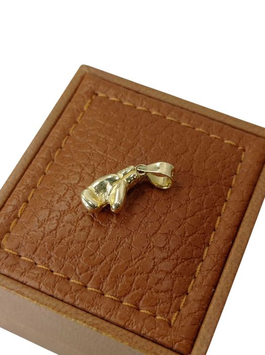 Unikatowa złota zawieszka rękawica 2,51G 1,5CM AG585