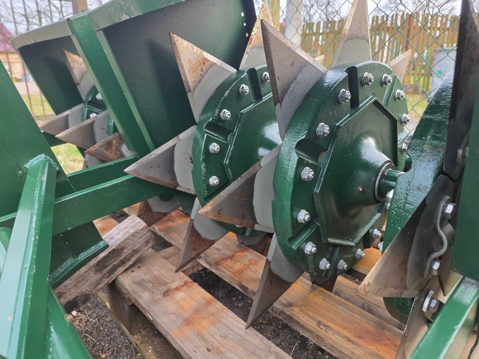 Napowietrzanie Toro SISIS Aerator John Deere Wertykulator WIEDENMANN Redexim kolce Rink Aerator pasywny Cushman Szerokość robocza 110 cm