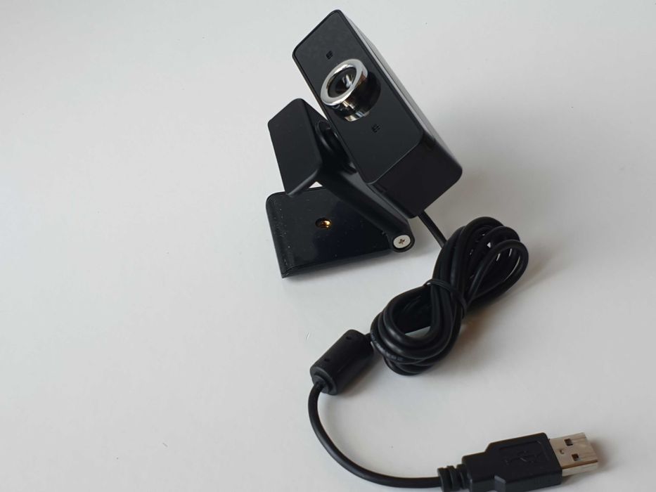 Веб-камера  USB  HD 720p, вбудований мікрофон CMOS-сенсор