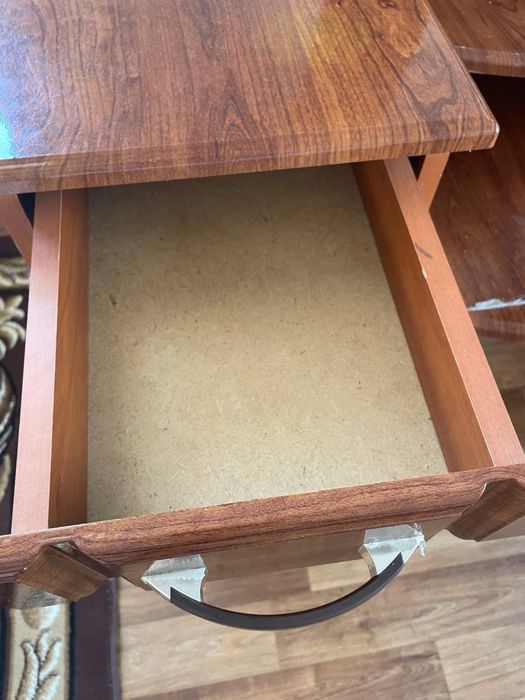 Туалетний стіл столик косметики трюмо тумба дзеркалом тумбочка трильяж