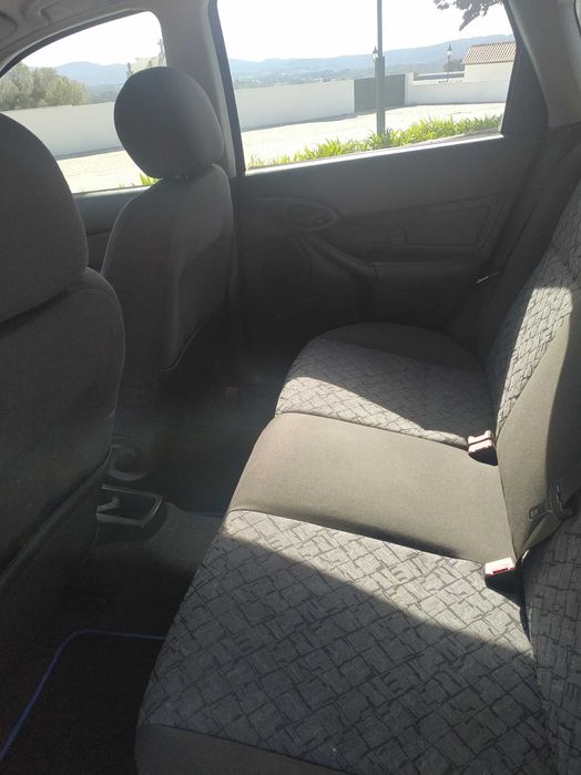 Ford Focus 1.4 gasolina - 2001