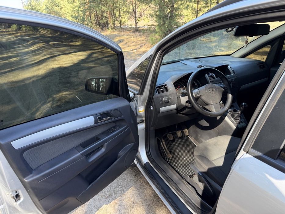 Продам Opel Zafira B