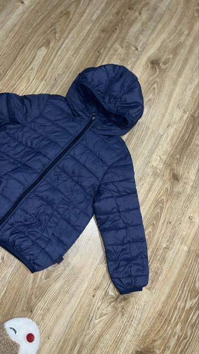 Lekko ocieplaną kurtka dziecięca Granatowa 110 cm Benetton