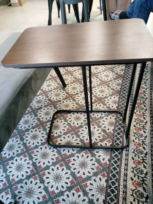 Banqueta/banco + mesa p/ portátil