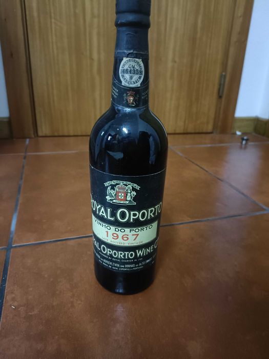 Garrafa antiga de 1967