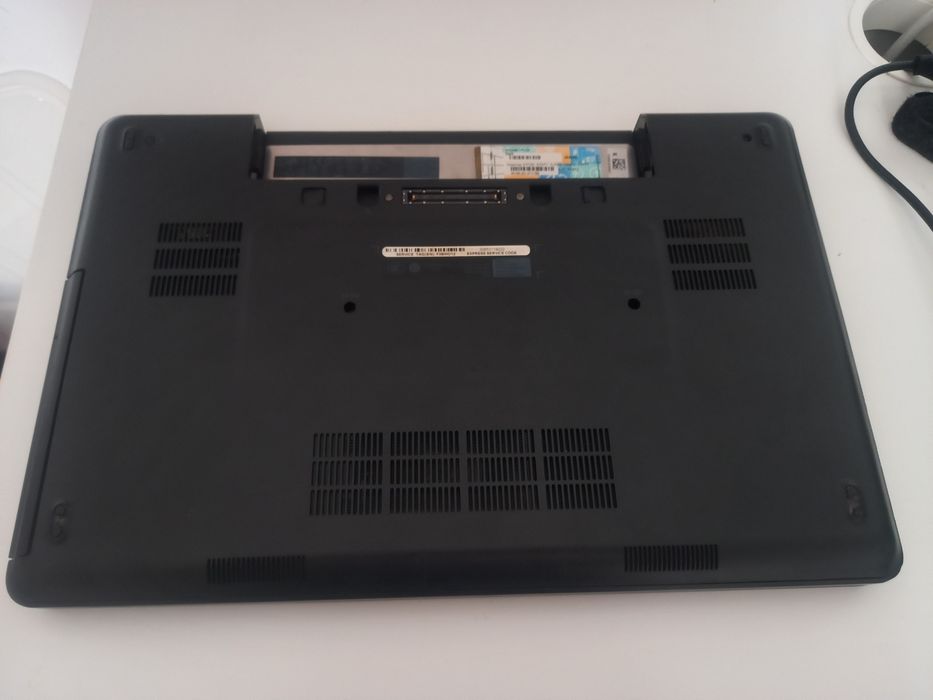 Portatil Dell Latitude E5540  i5 2.3 GHz sem Bateria PEÇAS