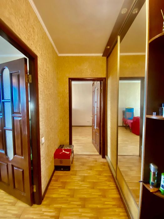 Без комісіі. Продам 1к, Милославська 4