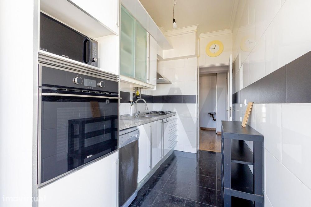 Apartamento T2 com Terraço e Vista Mar | Santo António da Caparica