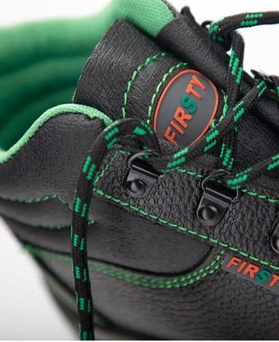 Рабочие ботинки.