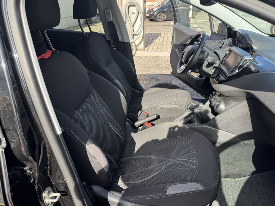 Peugeot 208 1.4 Access