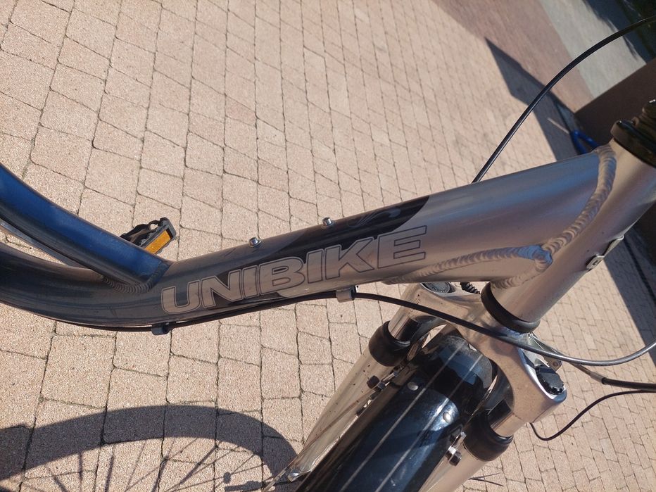 Rower Unibike średniej wielkości