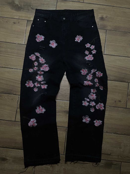 Black Sakura Embroidered Wide Leg Jeans L