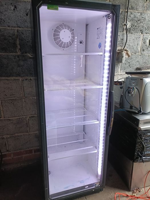 Lodówka sprawna sklepowa