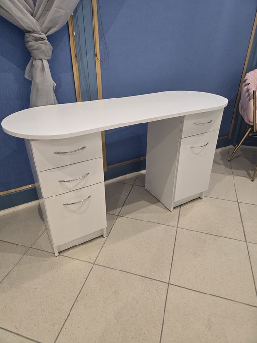 Biurko manicure  solidne