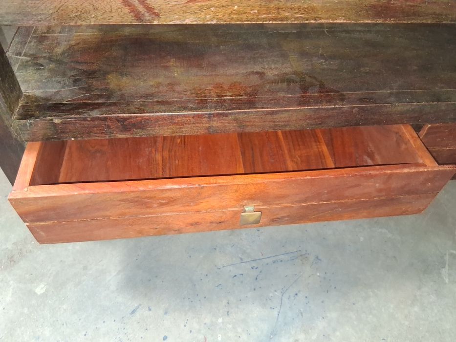 Mesa de Centro Rústica em Madeira Maciça com Gavetas