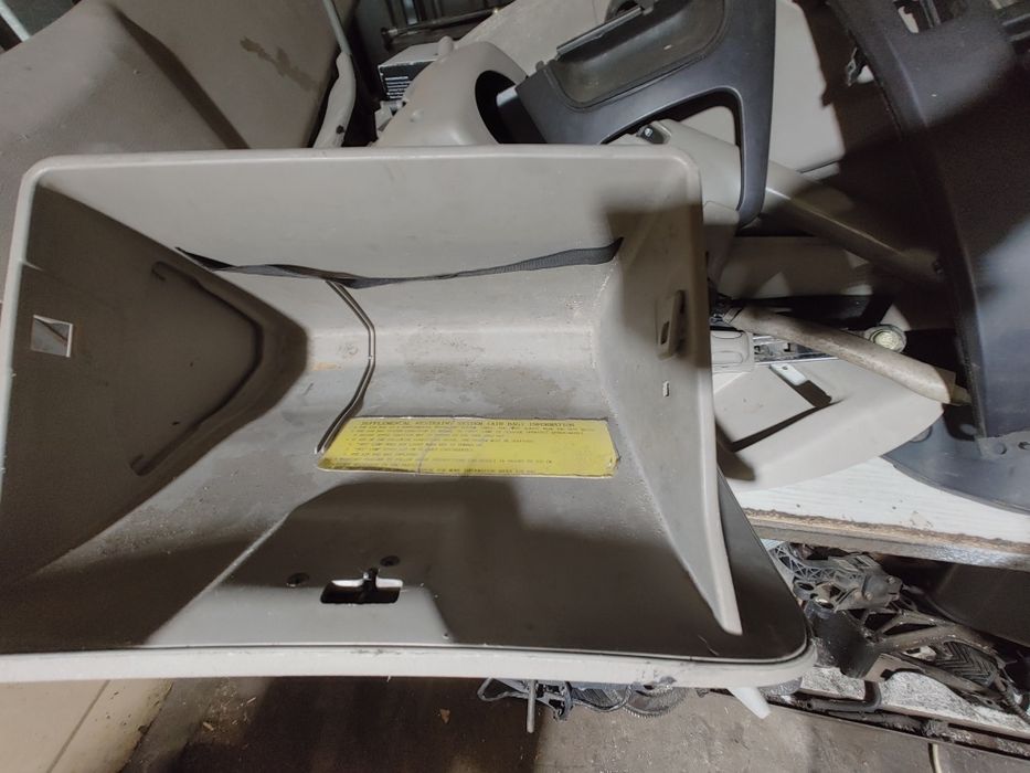 бардачок на торпеду  hyundai  tucson 2004 - 2009