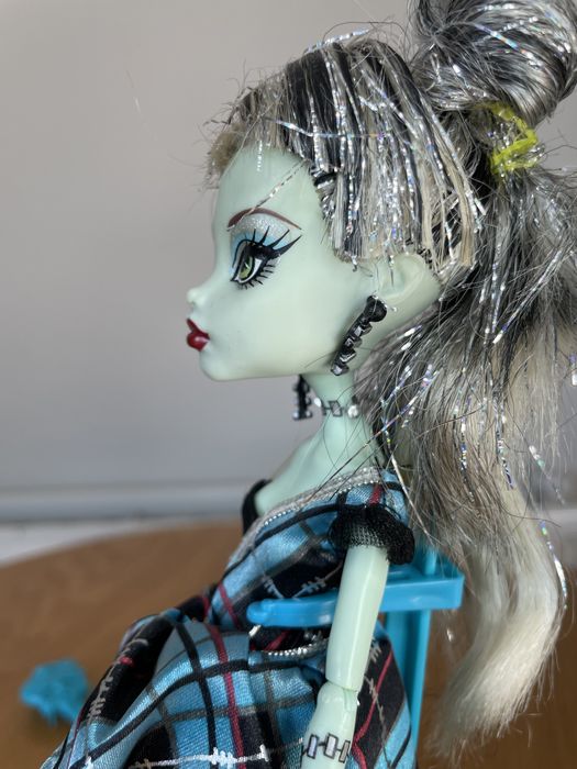 с подставкой Френкі Sweet 1600 Frankie Stein Monster High