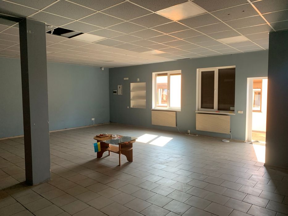 Оренда приміщення 100 м² центр Калинівки, прохідне місце.