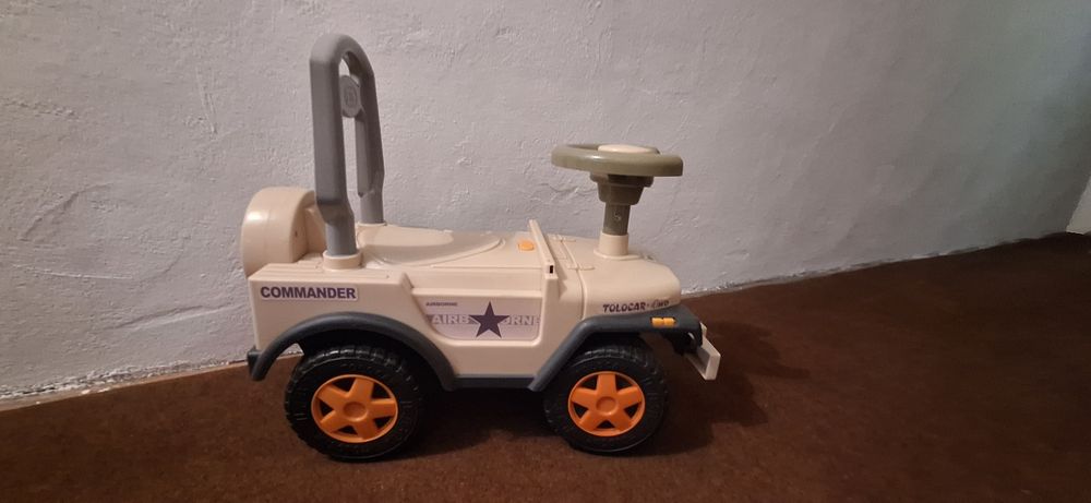 Jeździk samochodzik jeep