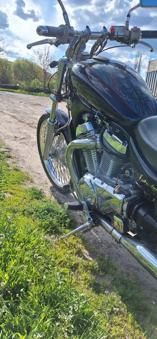 Suzuki intruder 400