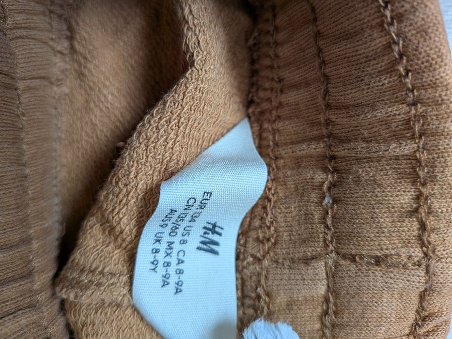 Спортивні штани H&M.
