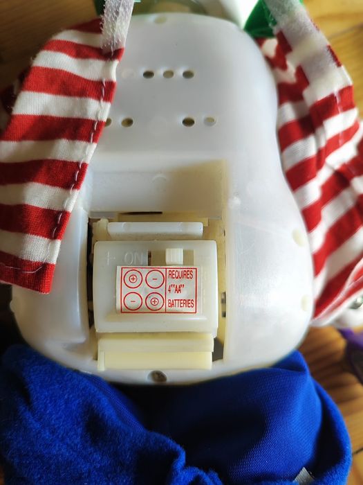 Pato musical com pilhas