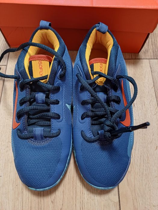 Кросівки Nike IsoFly GS Маленький баскетболіст для двійні близнят