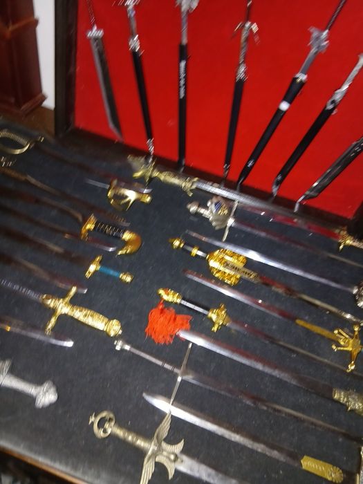 Colecao 30 Espada minitura por 300 €