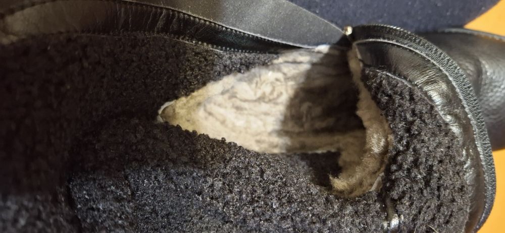 Сапожки зимові на підборах р.35