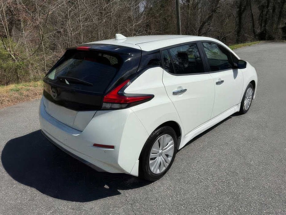 Nissan LEAF S      2025
