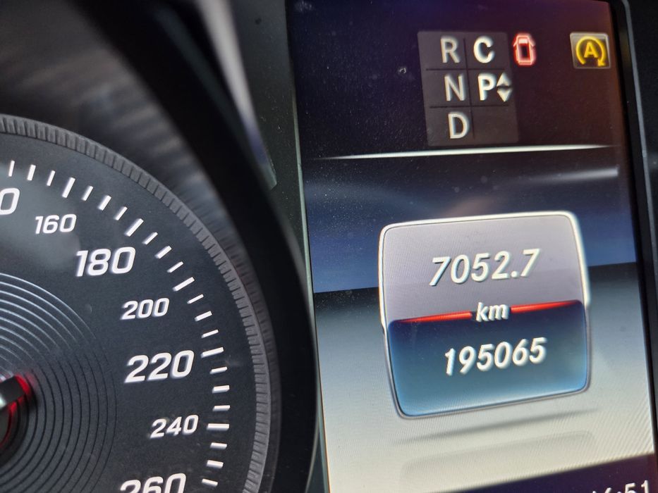 REZERWACJA Mercedes v klasa 250 extralong 4matic cesja