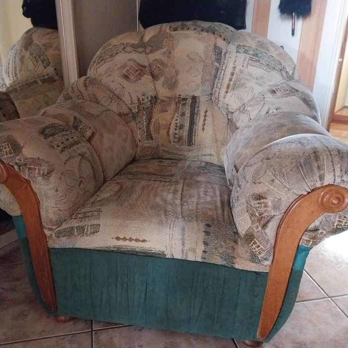 Oddan za darmo 2 Wygodne duże fotele / welur / tylko odbior osobisty