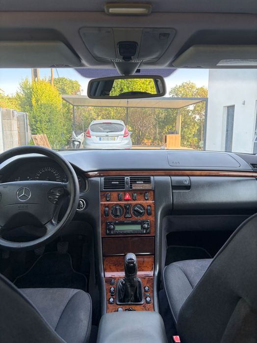 Mercedes E220 cdi w210