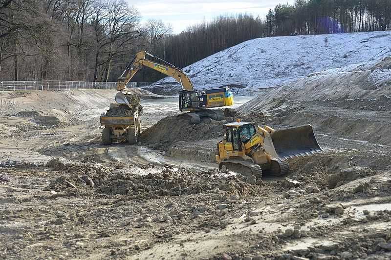 Оренда самоскида 10-40т, Камаз, Ман, мерседес Послуги екскаватора (гідромолот) колічний гусентичний Аренда самосвала машини.