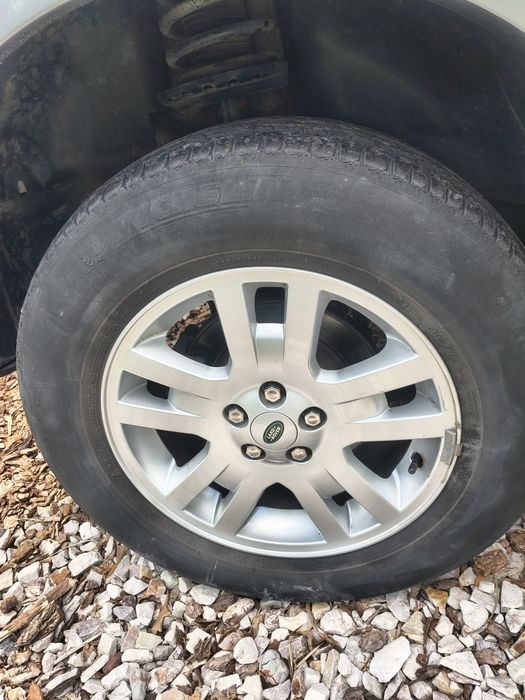 Oryginalne felgi 17 cali 5x108 Landrover Freelander 2  z oponami