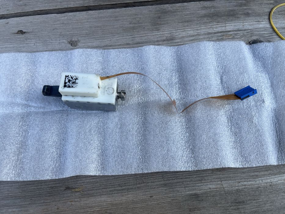 Датчик усилия ручника Renault Laguna 3