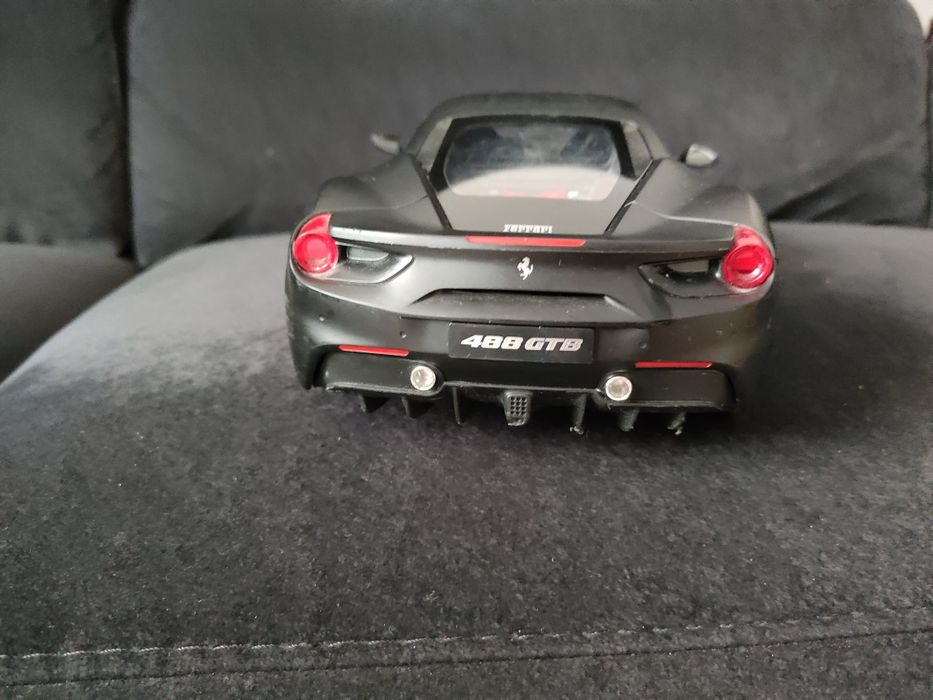 Samochód zdalnie sterowany Ferrari