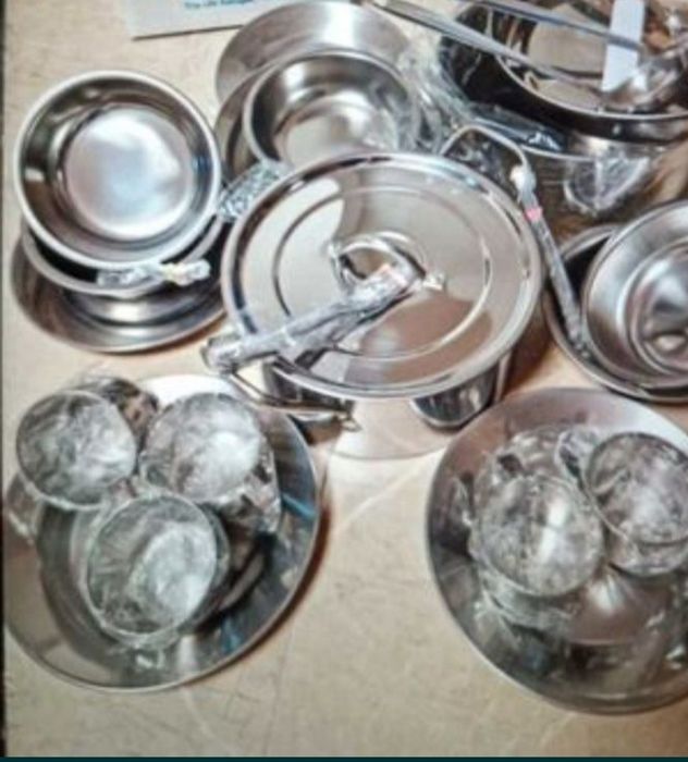 Посуд з нержавіючої сталі новий. Якісний. Багато предметів.