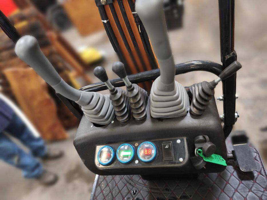 Mini Giratória JPC HT12 – NOVA