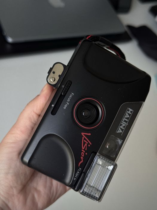 Плівковий фотоапарат Halina Vision Focus Free Flash 35mm бюджетний компакт