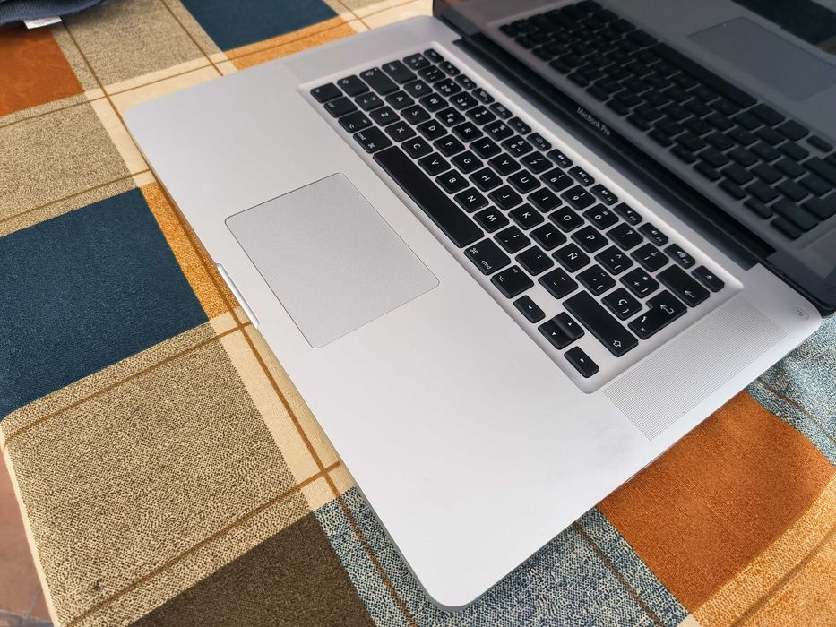Apple Macbook Pro -Atualizado - ler