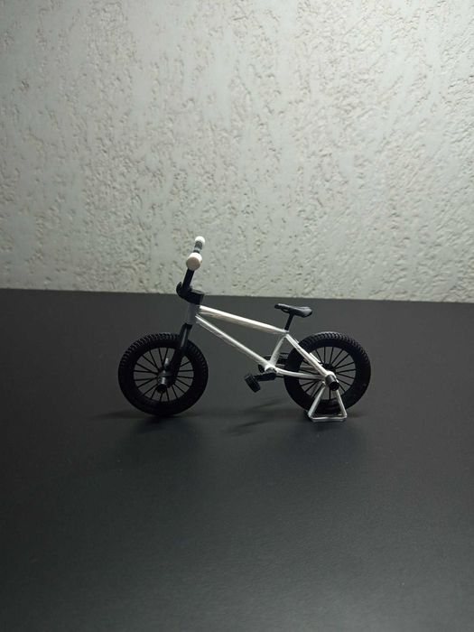 1:9 Model BMX Rower
