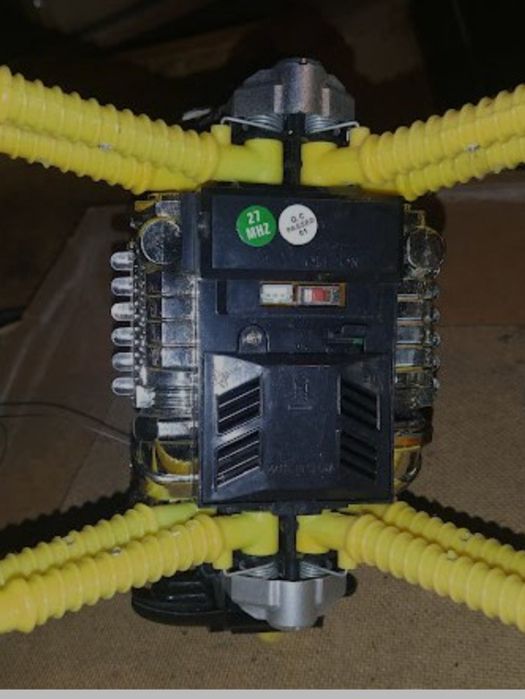 Велика цікава машинка на радіокерувонні