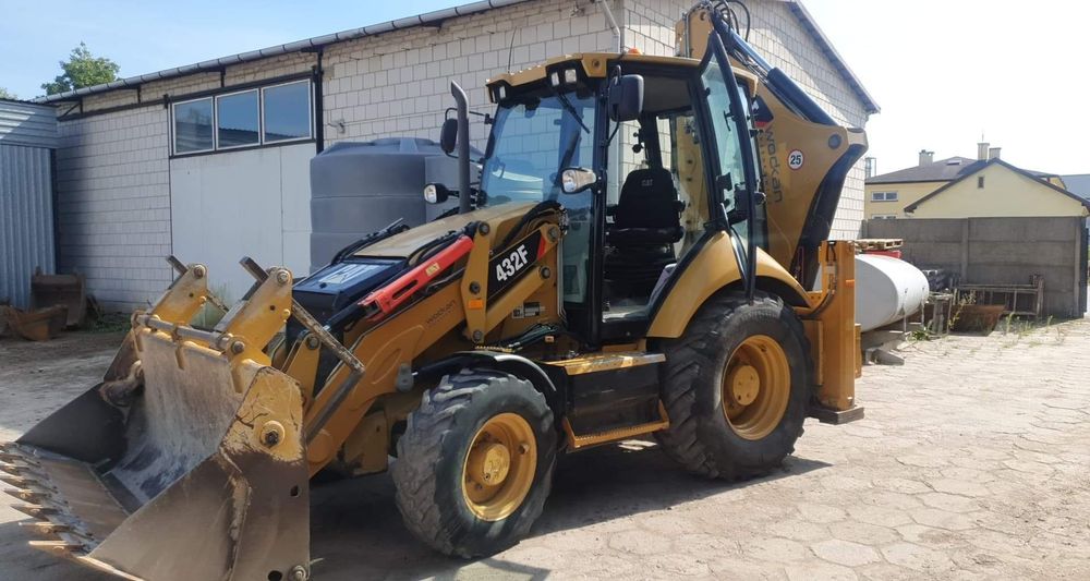 Uslugi koparko-ładowarką koparką wykopy rozbiórki piach żwir ziemia