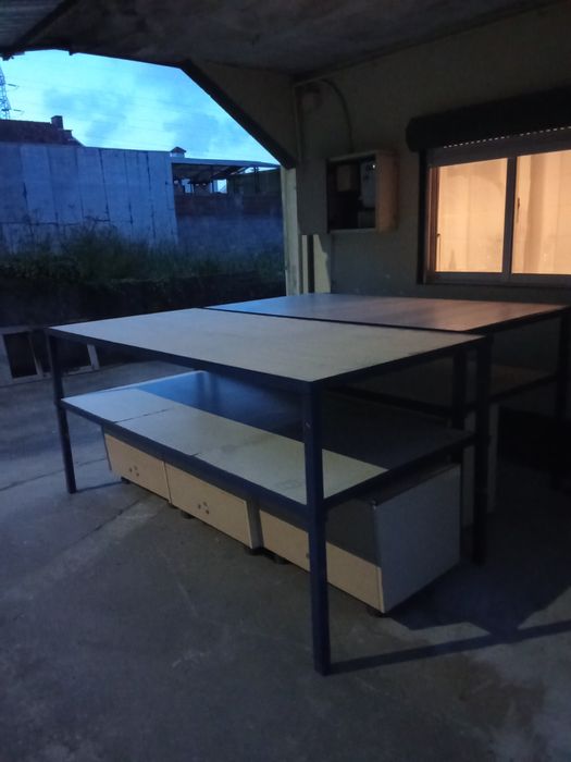 Varias Bancadas em ferro com Gavetas e tornos Oliva n 4