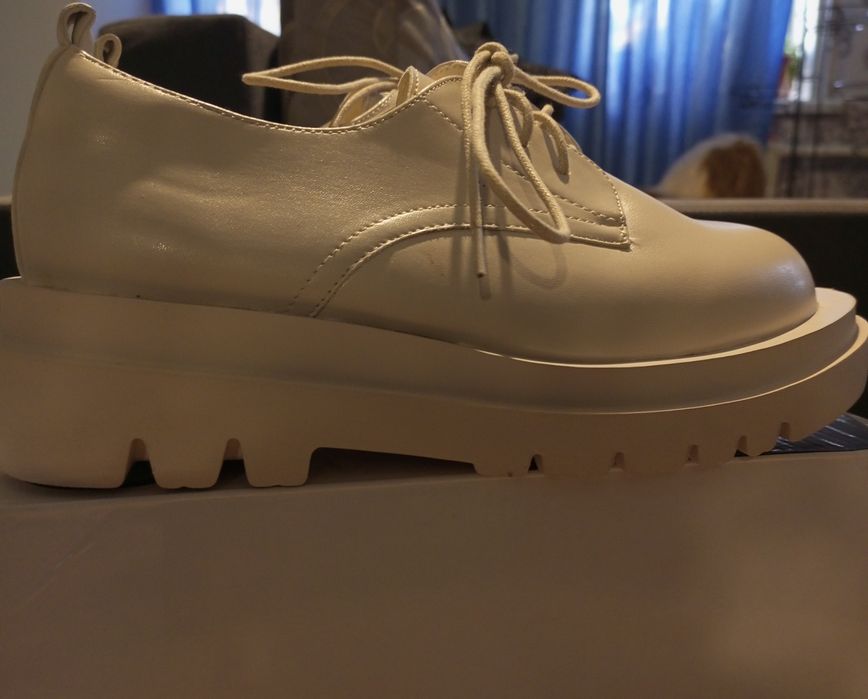 Новые женские туфли